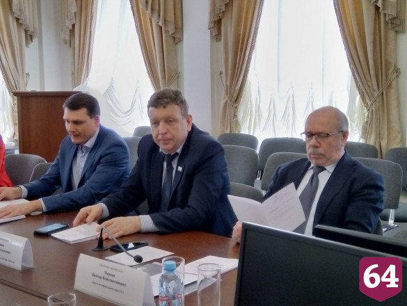 Саратовских чиновников вновь попросили убрать автобусы с Музейной площади 
