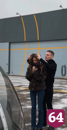 Невестке саратовской певицы подарили полет на вертолете