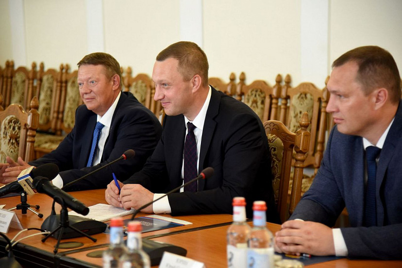 Роман Бусаргин и Николай Панков посетили Луганск