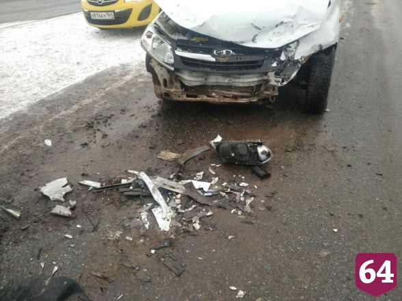 Пожилая автоледи попала в больницу после ДТП в Саратове