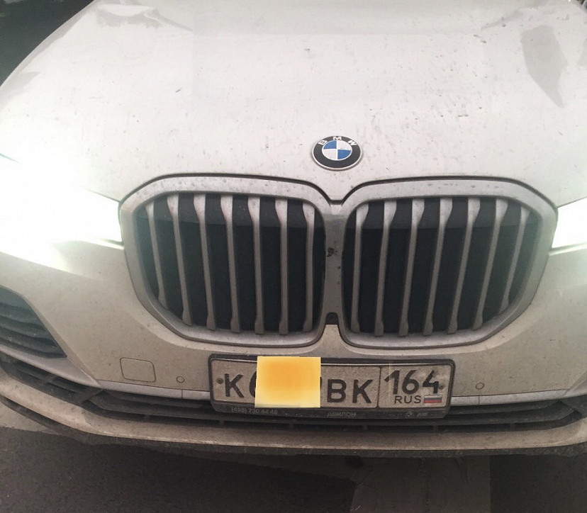 На Славянской площади остановили BMW с липовыми номерами