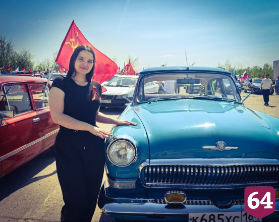 Ретромашины в масштабной колонне автопробега восхитили жителей 