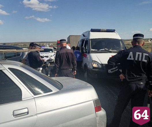 Саратовец угнал у отчима машину и устроил массовую аварию
