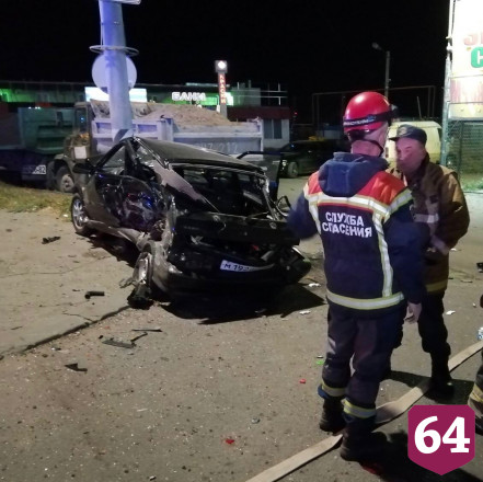 В аварии у строительного рынка в Саратове разбились 2 взрослых и подросток