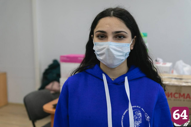 Саратовцы приносят детские вещи для переселенцев из Донбасса