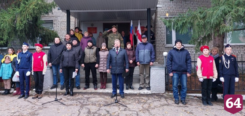 Мобилизованных саратовцев на проводах благословляли священники и имамы