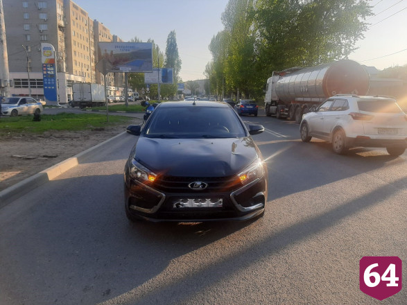 В Саратове женщина на «Весте» сбила 13-летнюю девочку