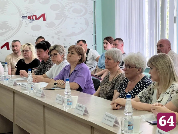 Саратовцы пожаловались депутату Госдумы на протечку кровли после капремонта