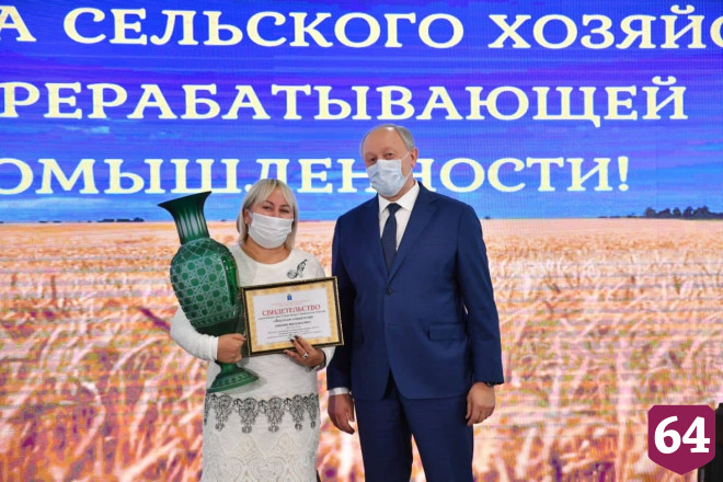 Губернатор отметил достижения саратовских аграриев 