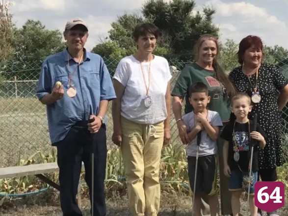 В саратовском селе играли в мини-гольф