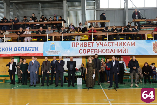 Саратовские дояры соревновались в троеборье