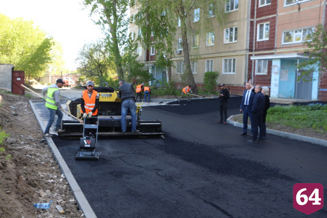 В Саратове дворы планируют отремонтировать раньше срока