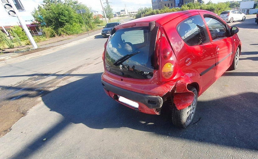 Три человека пострадали в аварии на Ново-Астраханском шоссе