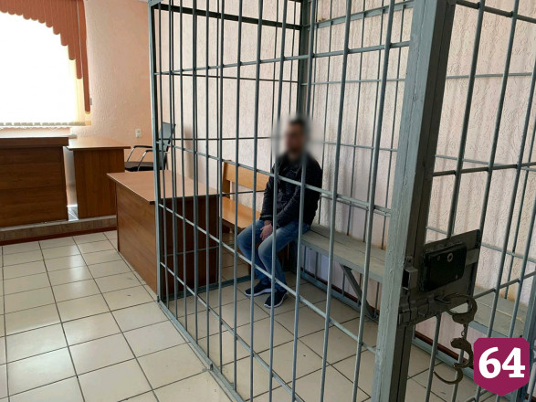 Саратовец зарезал брата в ссоре из-за матери 