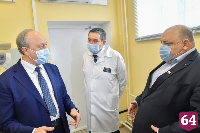 Губернатор возмутился отсутствием пациентов в новой поликлинике Саратова