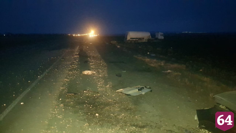 В аварии с КамАЗом на трассе под Саратовом погибли два человека