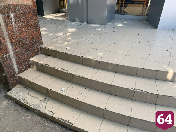 В центре Саратова частично обрушился балкон многоэтажки
