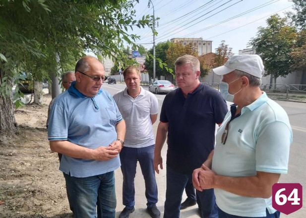 Губернатор потребовал отстранять подрядчиков за некачественные тротуары