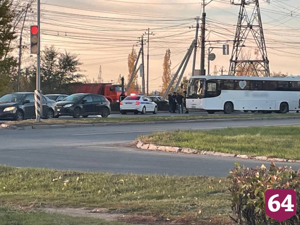 Автобус сбил девушку под Саратовом