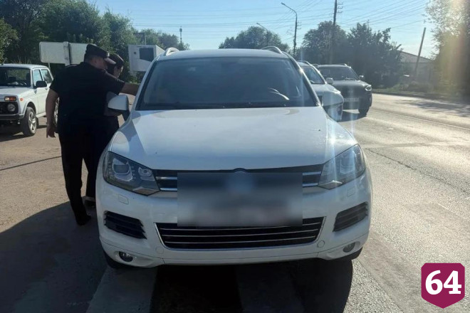 В Энгельсе подросток угнал внедорожник ради свидания с девушкой