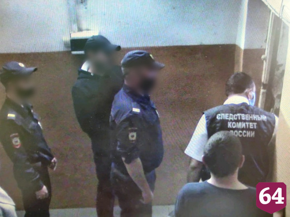 Пьяные гости легли спать рядом с телом убитого хозяина