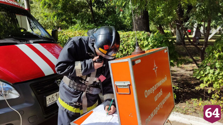 В Саратове пожарные тушили подвал больницы