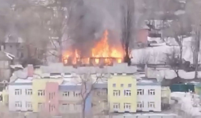 В Саратове сгорел двухэтажный дом