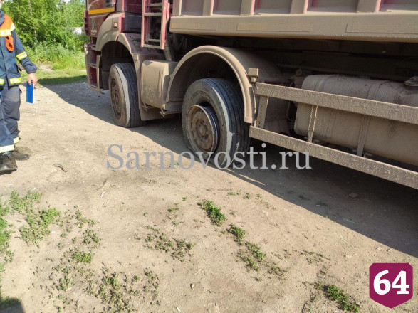 В Солнечном самосвал зацепил высоковольтные провода