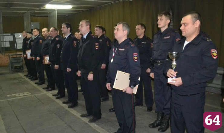 В Саратове выбрали самого меткого полицейского