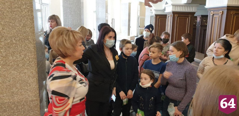 В Саратове детей из Донбасса сводили в цирк