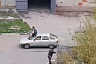 Саратовская молодежь каталась на крыше легковушки