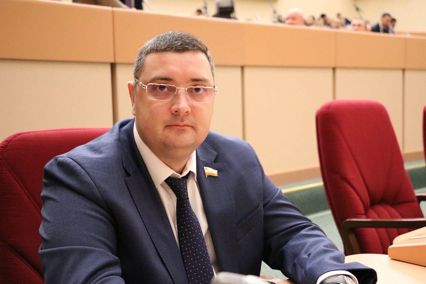 Саратовский депутат призвал к ремонту лифтов в медучреждениях