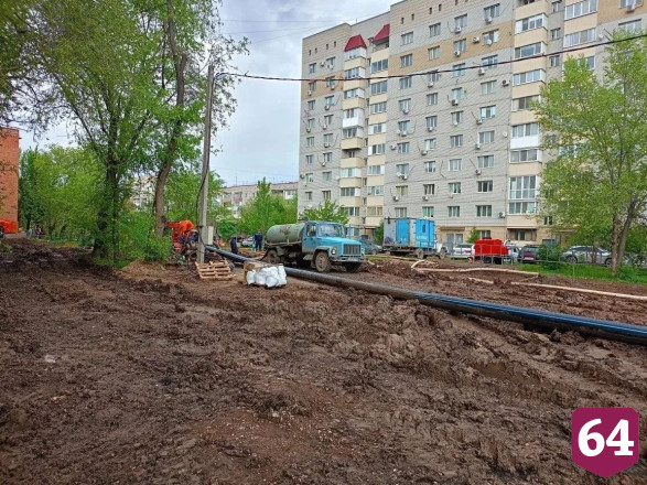 В Энгельсе продолжают противоаварийные работы на коллекторе