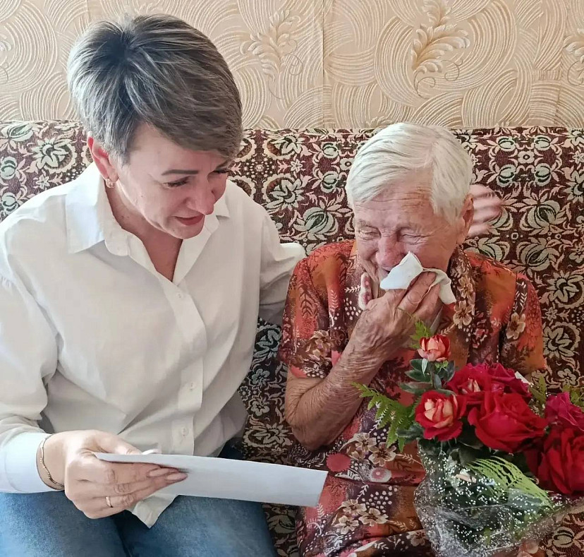 Саратовскую долгожительницу с 97-летием поздравил президент
