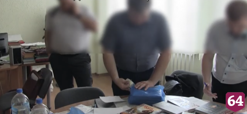 Замдиректора Саратовского полиграфкомбината осужден за взятки на 10 млн рублей