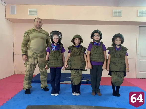 Саратовские школьники занимались огневой и тактической подготовкой