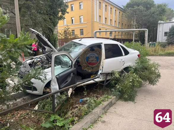 Молодой человек скончался после ДТП с покатившейся «Ладой» в Саратове