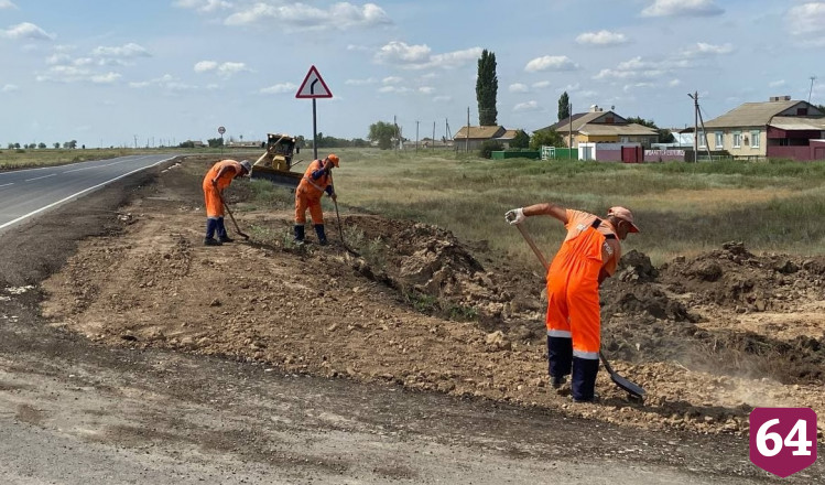 Губернатор потребовал убрать «ботву» в кюветах и на откосах дорог 
