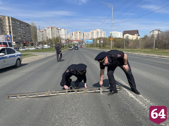 Автоинспекторы померили ямы на дорогах Саратова