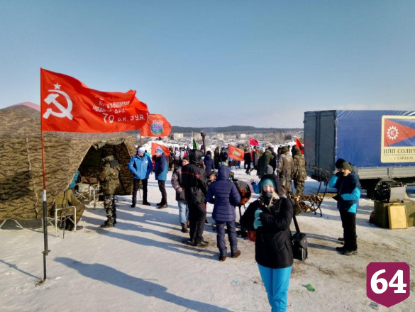 На саратовской «Лыжне России» фурор произвела лихая казачка с шашкой