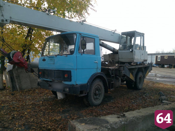 Приставы арестовали 7 машин должника