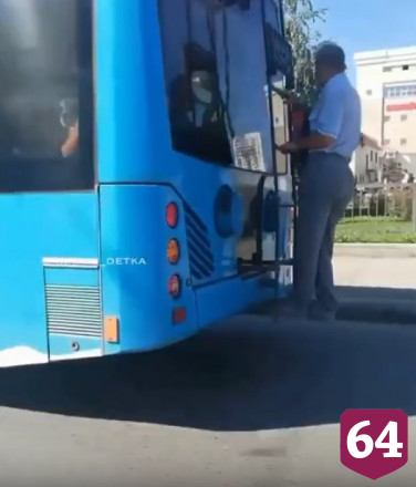 Саратовцы осудили взрослого зацепера на троллейбусе