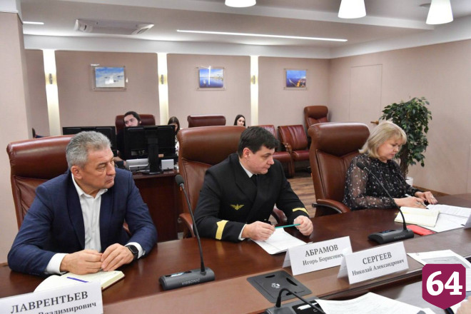 Губернатор обсудил возрождение перевозок по Волге