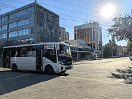 Саратовский губернатор отметил труд работников автомобильного и пассажирского транспорта