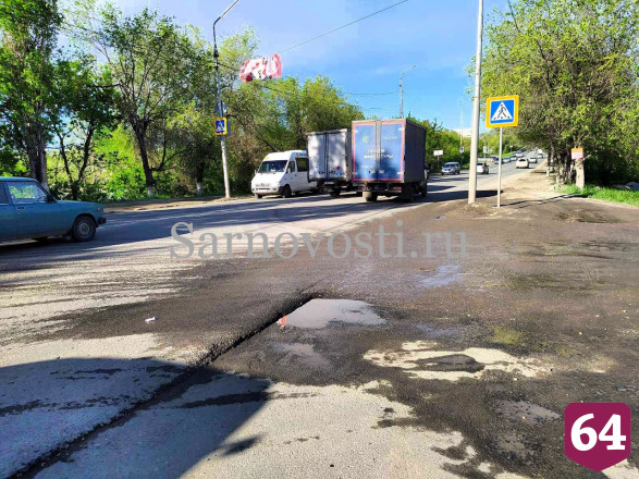 В Саратове девушку сбила грузовая «Газель» с макулатурой