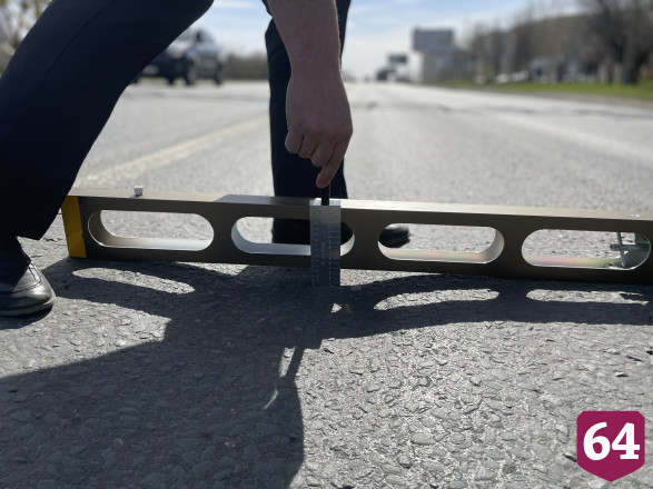 Автоинспекторы померили ямы на дорогах Саратова