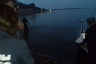 Под саратовским мостом из Волги вытащили тело мужчины в водорослях