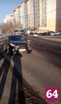 В Энгельсе водитель иномарки из-за солнца насмерть сбил женщину