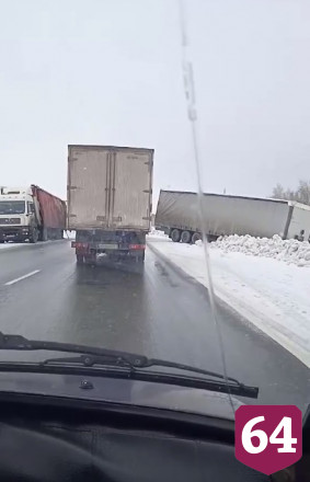 Молодой мужчина погиб в ДТП с грузовиком под Саратовом 
