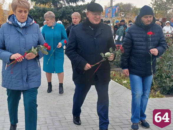 Жители саратовского поселка юбилей района посвятили участникам СВО